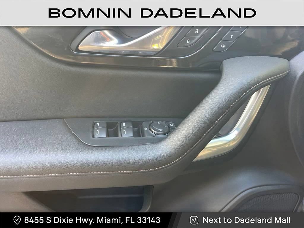 Used 2021 Chevrolet Blazer Premier w/ Driver Confidence II Package FWD image 5