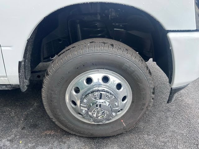 New 2026 RAM 3500 Laramie AWD/4WD image 11