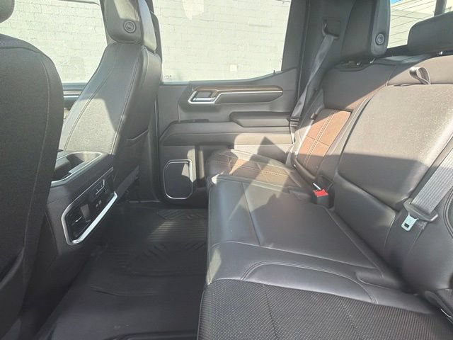 Used 2022 Chevrolet Silverado 1500 High Country w/ Technology Package AWD/4WD image 26