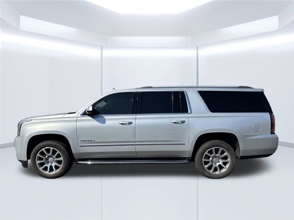 Used 2018 GMC Yukon XL Denali RWD image 2