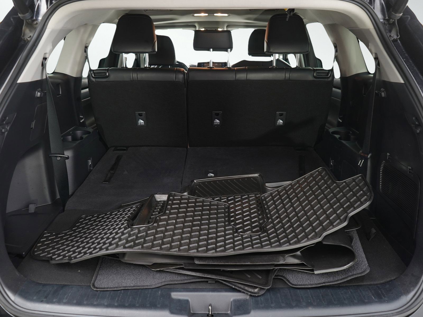 Used 2022 Toyota Highlander XLE image 12