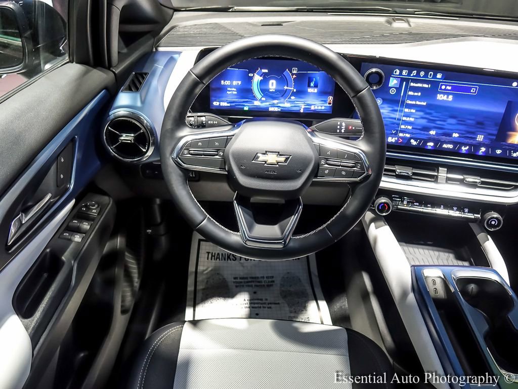 Used 2025 Chevrolet Equinox EV LT image 16