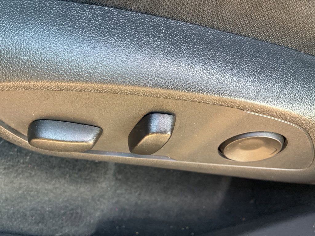 Used 2025 GMC Acadia Elevation image 5