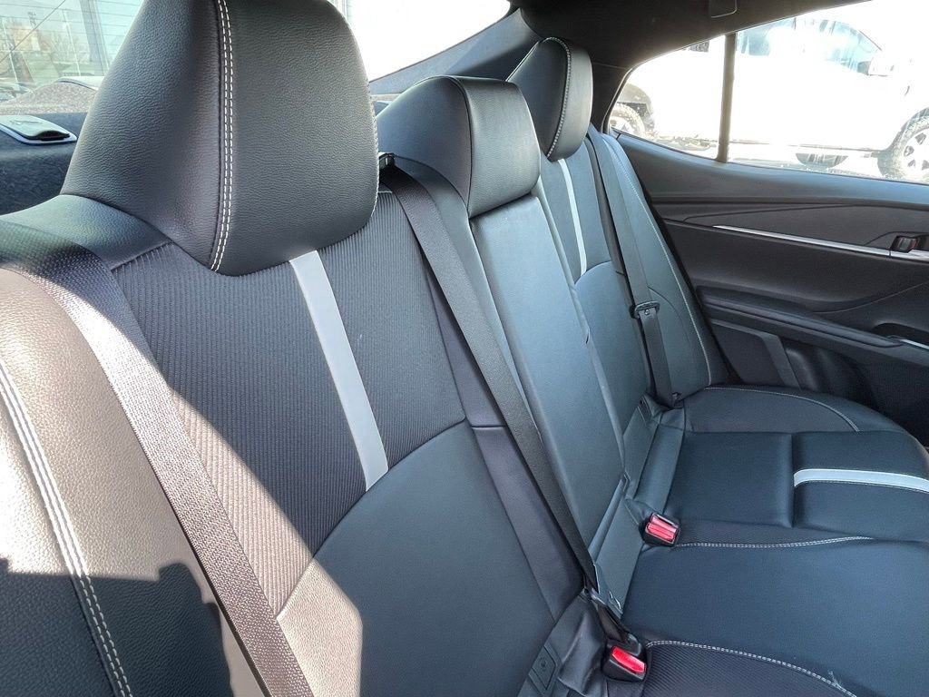 Used 2025 Toyota Camry SE image 26