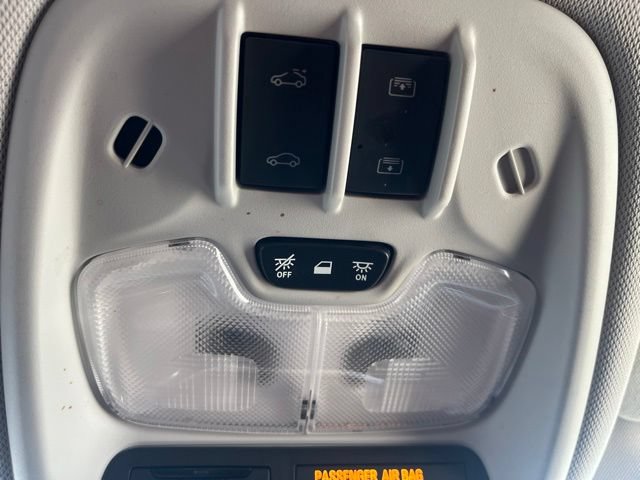 Used 2021 Chevrolet TrailBlazer LT w/ Sun and Liftgate Package FWD image 22