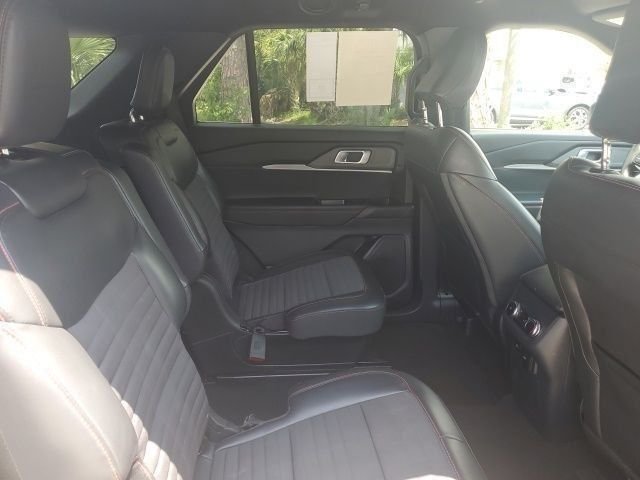 Certified 2025 Ford Explorer ST-Line AWD/4WD image 17