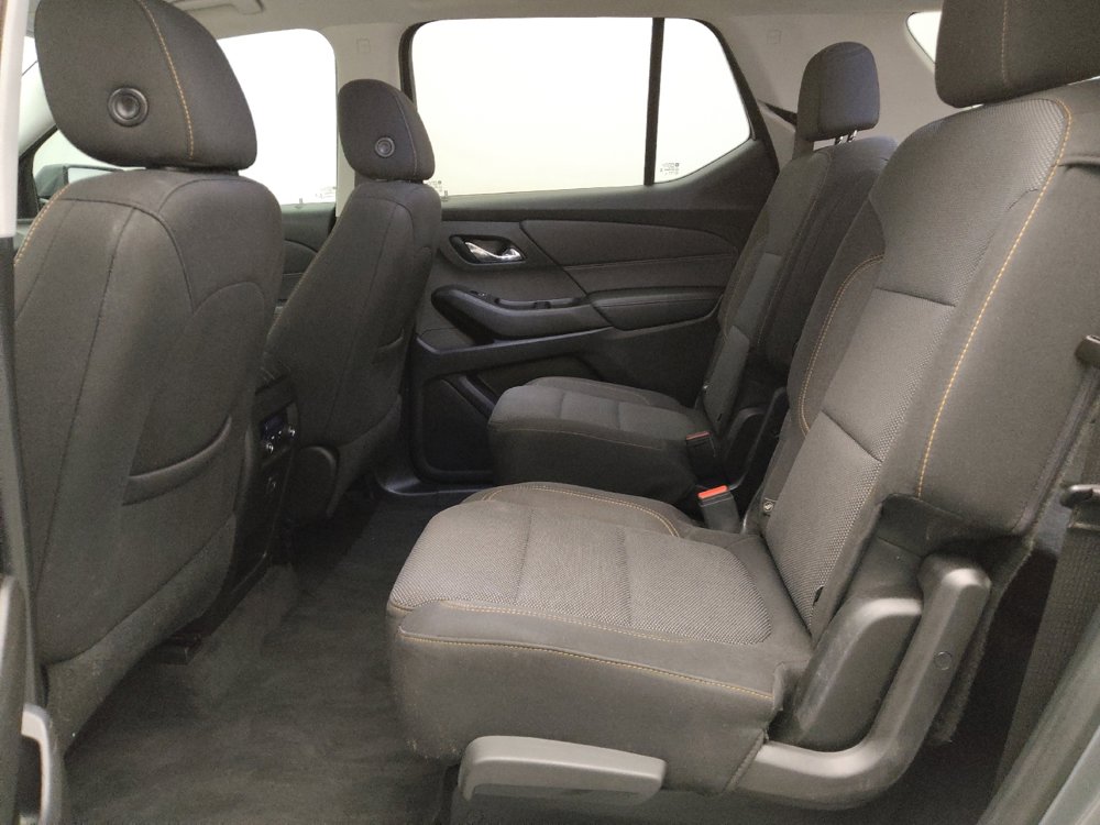 Used 2020 Chevrolet Traverse LT image 18