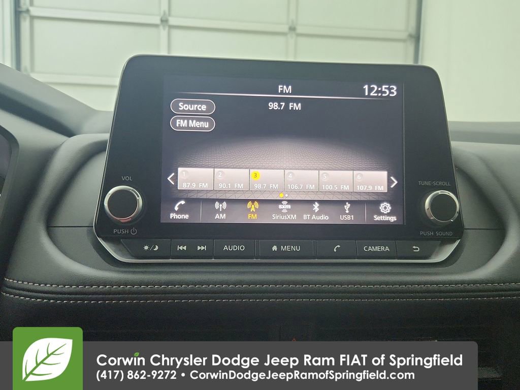 Used 2025 Nissan Rogue SV image 24