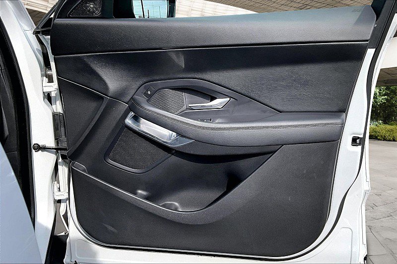 Used 2020 Jaguar E-PACE image 19