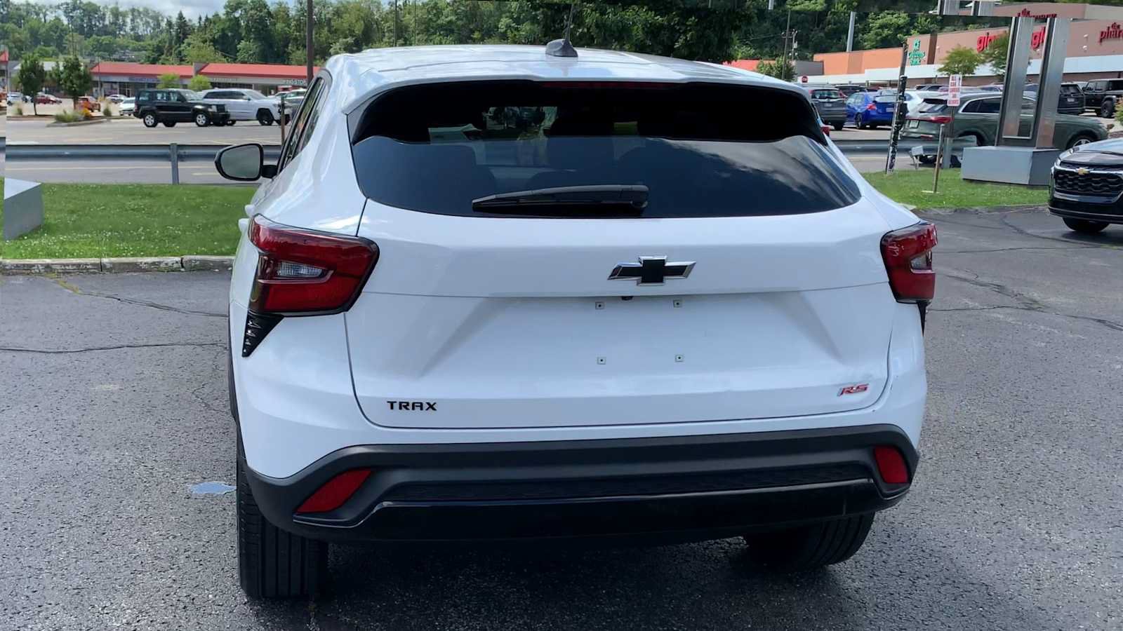 Certified 2024 Chevrolet Trax RS FWD image 7