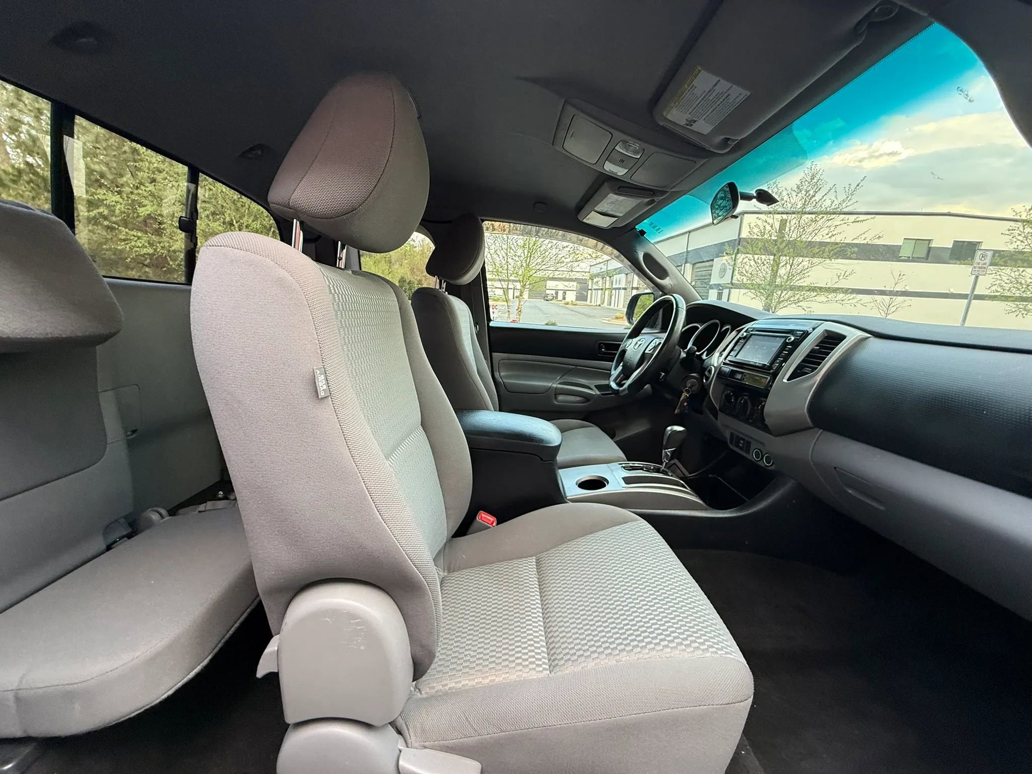 Used 2014 Toyota Tacoma 4x4 Access Cab w/ SR5 Package image 14