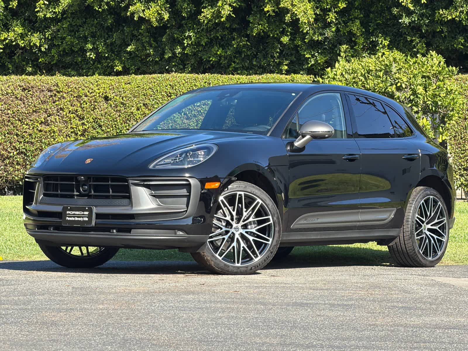 New 2026 Porsche Macan Turbo AWD/4WD image 1