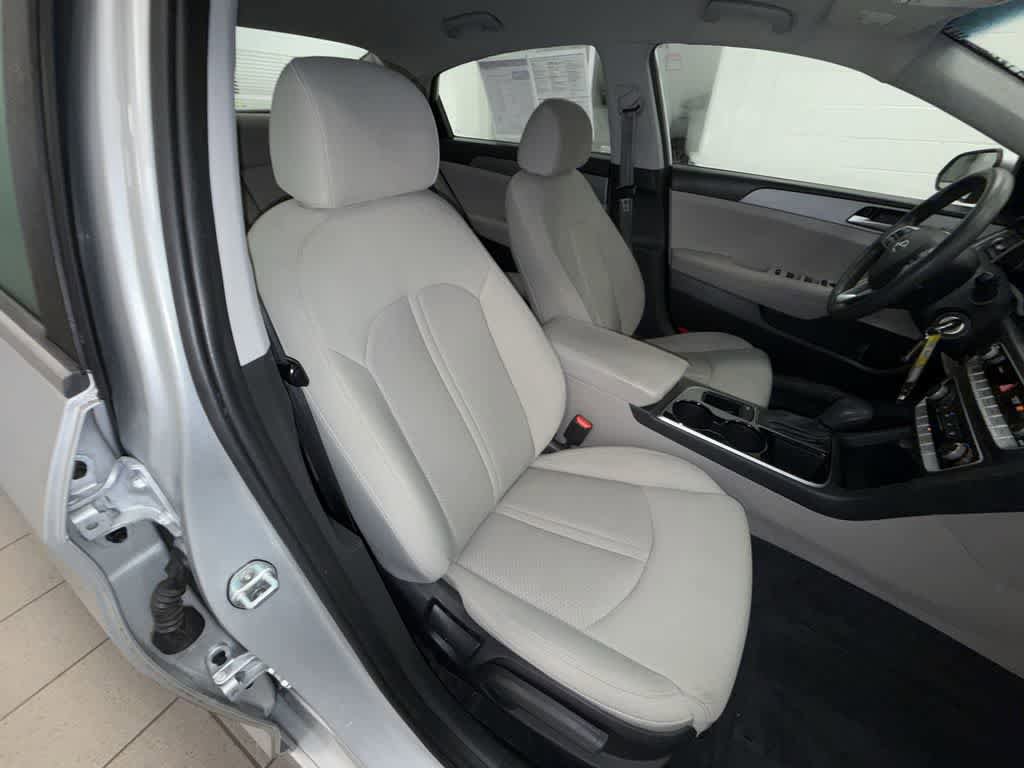 Used 2019 Hyundai Sonata SE FWD image 16