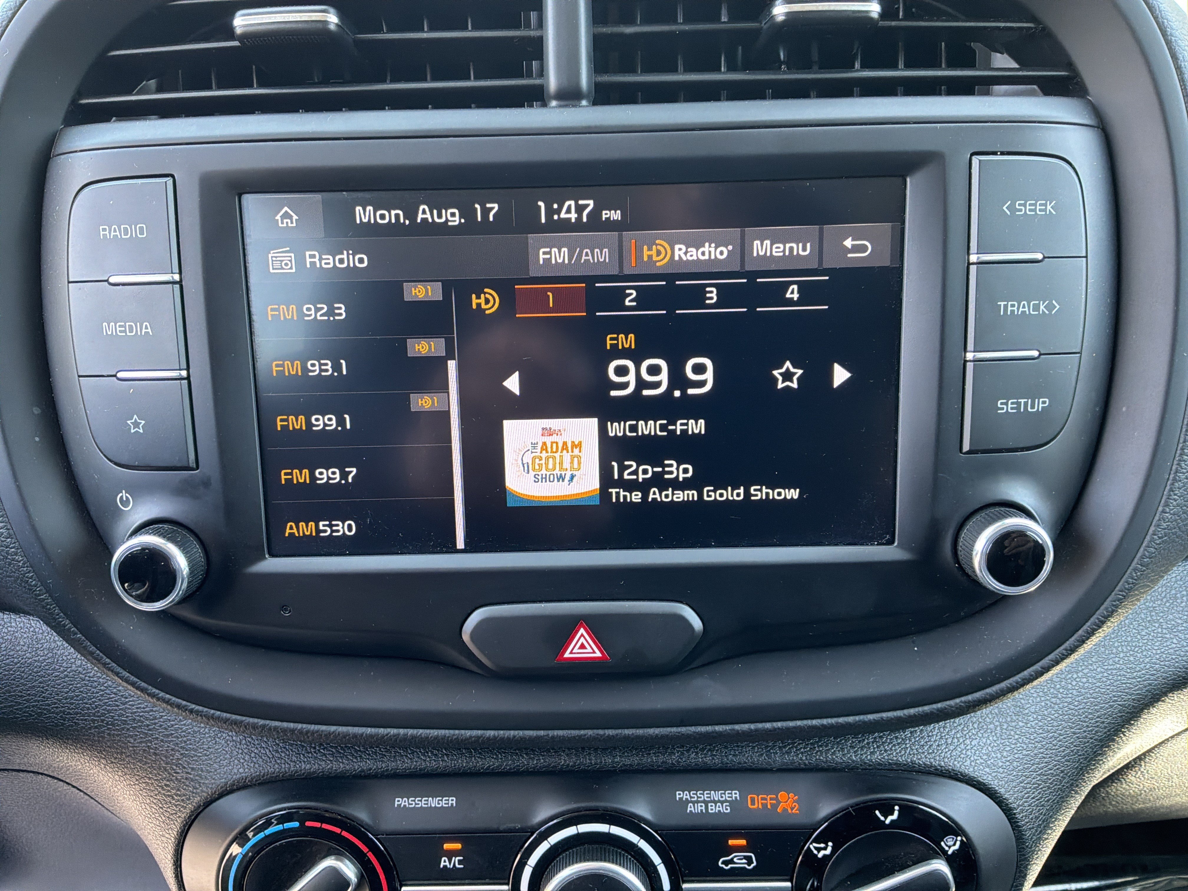 Used 2025 Kia Soul LX w/ LX Technology Package FWD image 23