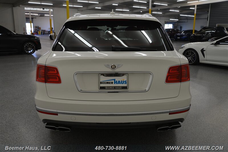 Used 2019 Bentley Bentayga AWD/4WD image 11
