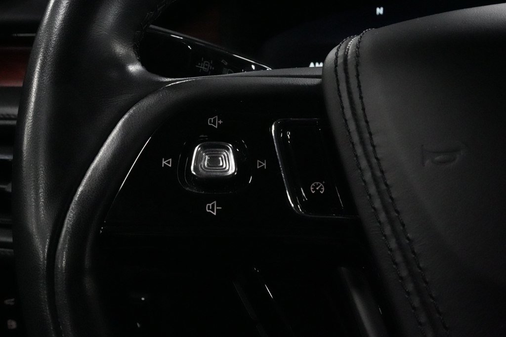 Used 2023 Lincoln Aviator Grand Touring AWD/4WD image 12