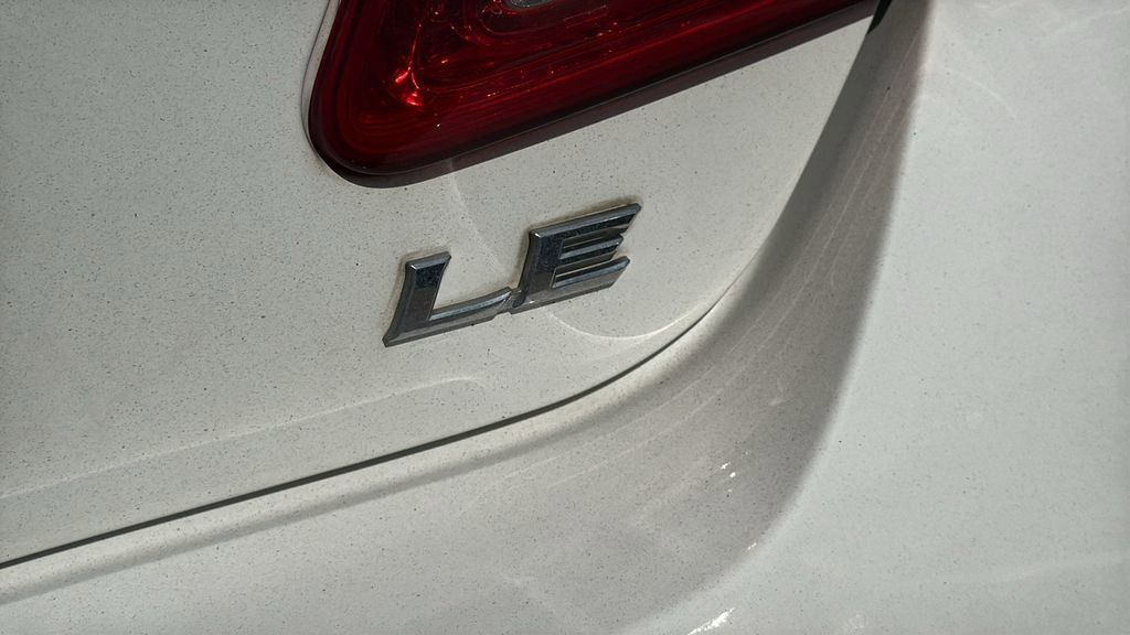 Used 2011 Toyota Camry LE w/ LE Extra-Value Pkg image 8