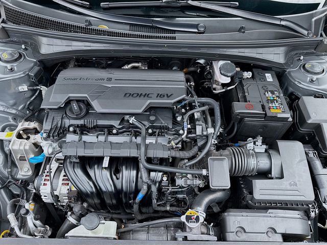 Certified 2025 Hyundai Elantra Sport FWD image 28