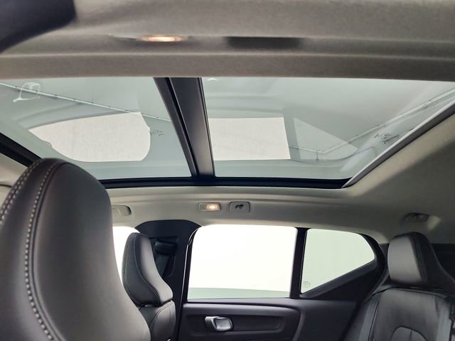 Used 2026 Volvo XC40 B5 Ultra image 22