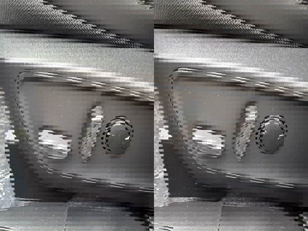 New 2026 Ford Escape SE FWD image 11