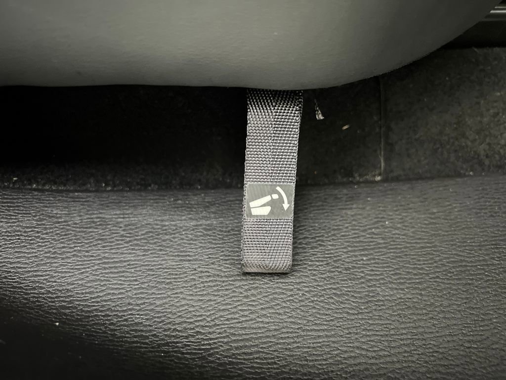 Used 2025 Mitsubishi Outlander SE image 19