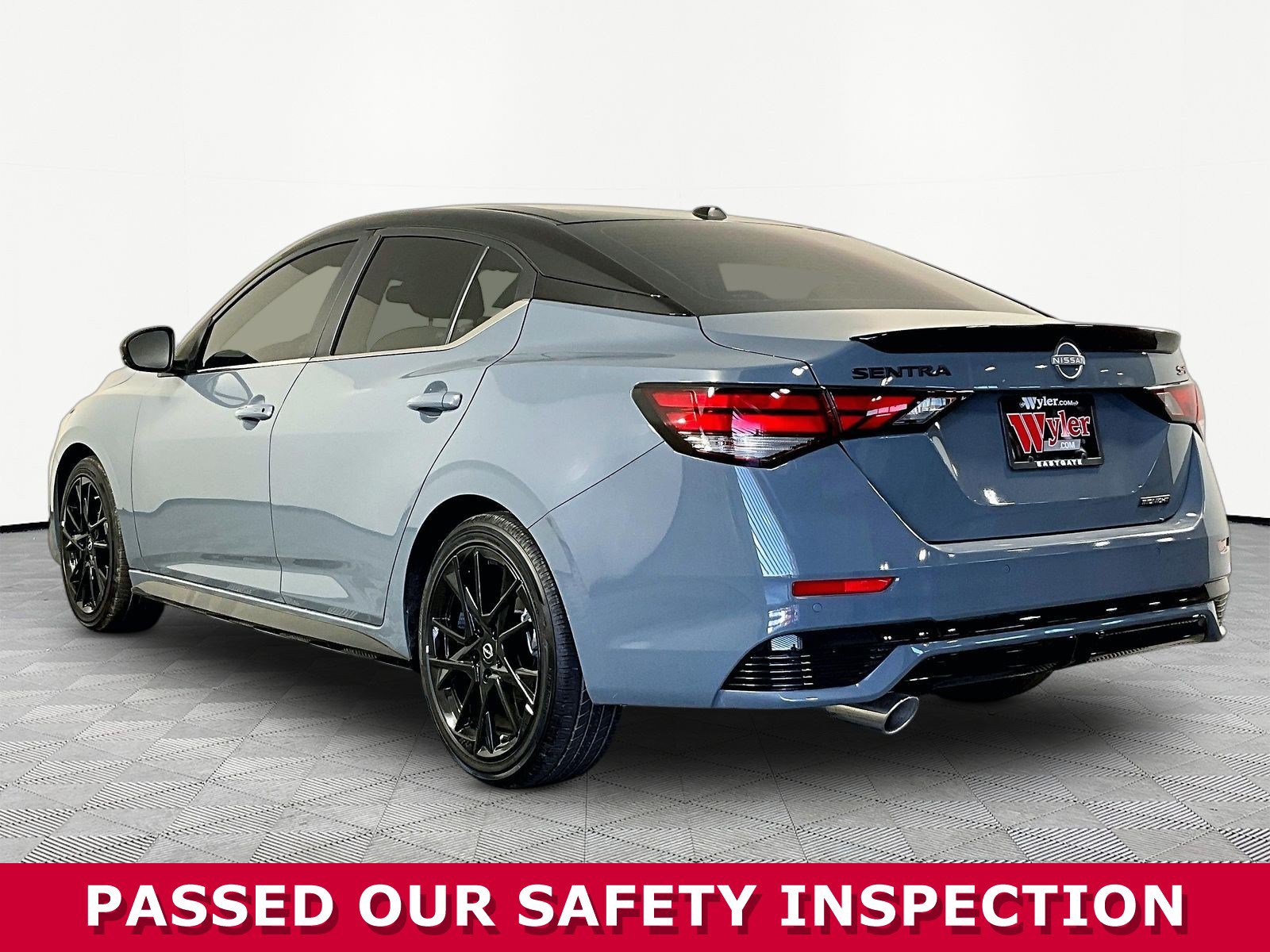 Certified 2025 Nissan Sentra SR w/ Midnight Edition FWD image 4