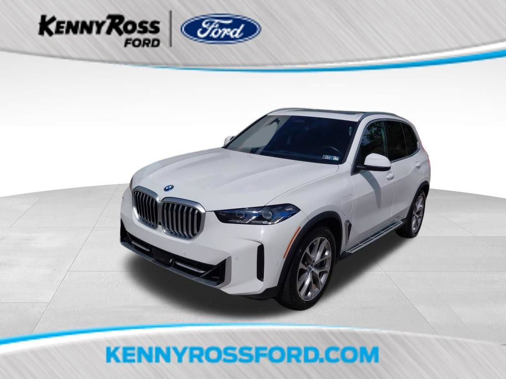 Used 2025 BMW X5 xDrive50e AWD/4WD image 1