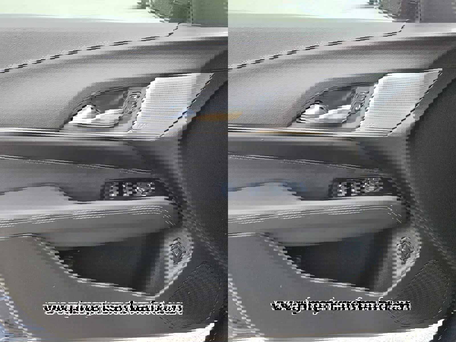 Used 2025 Cadillac CT4 Luxury image 16