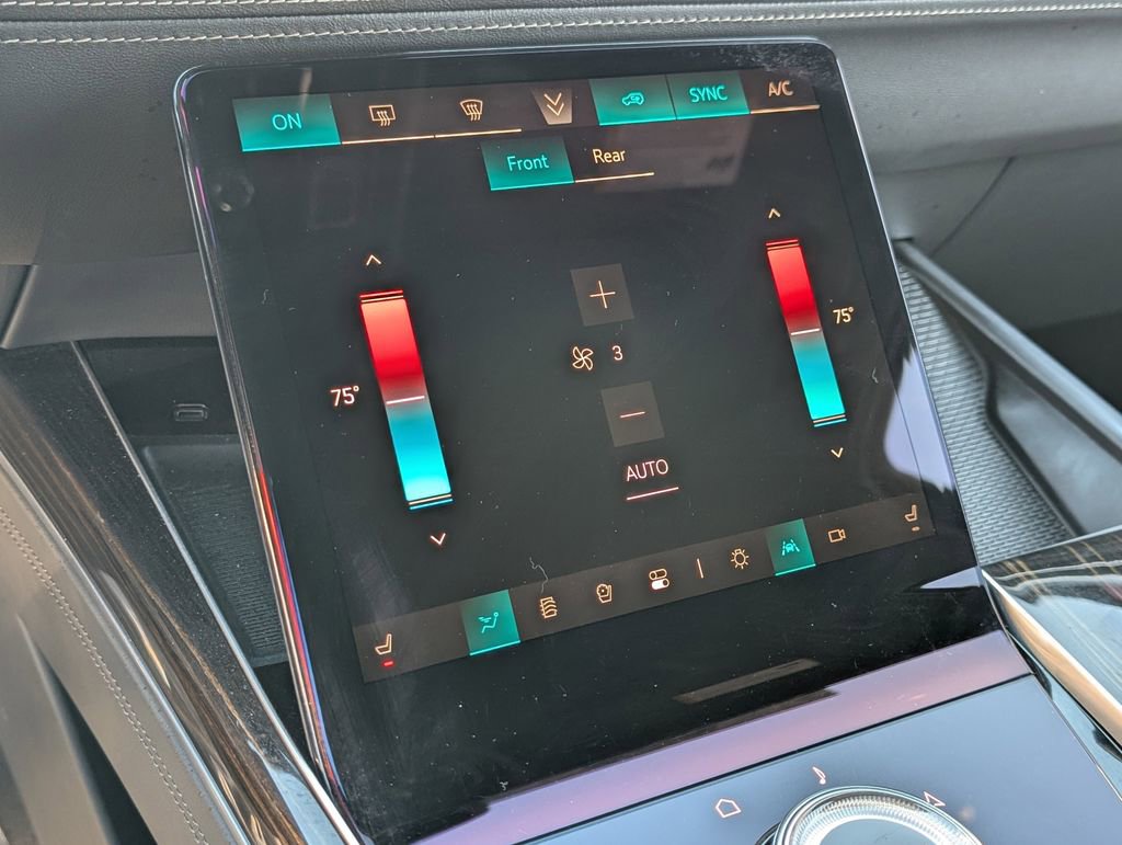 Certified 2025 Cadillac Escalade Premium Luxury image 31