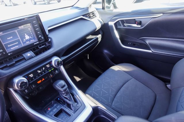 Certified 2020 Toyota RAV4 XLE w/ Convenience Package image 28