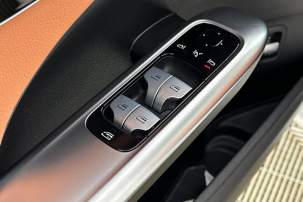 Certified 2025 Mercedes-Benz C 300 4MATIC Sedan image 14