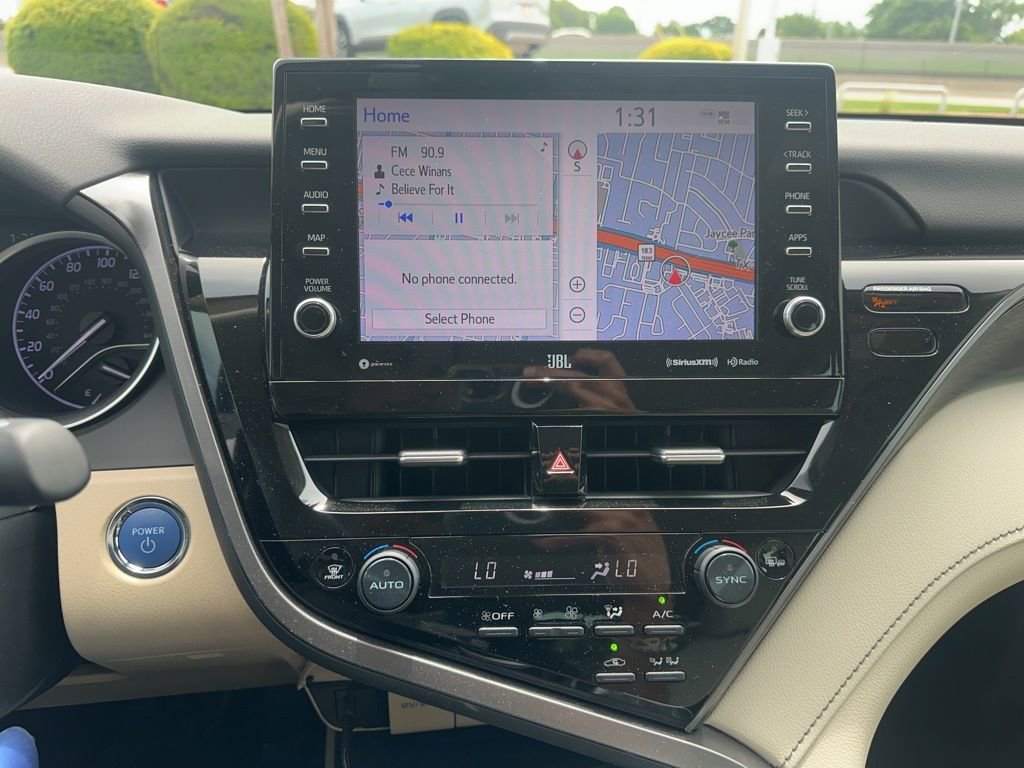 Used 2021 Toyota Camry XLE w/ Navigation Upgrade Package FWD image 4