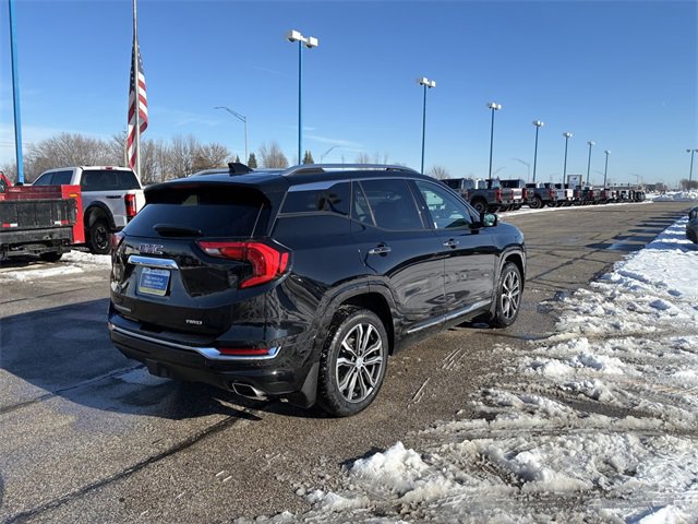 Used 2020 GMC Terrain Denali w/ Denali Premium Package image 4