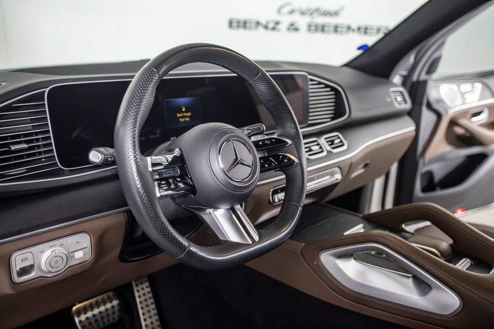 Used 2024 Mercedes-Benz GLS 450 4MATIC image 25