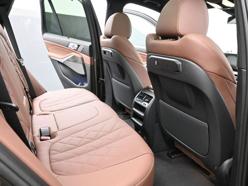 Used 2024 BMW X5 xDrive40i w/ Executive Package image 20