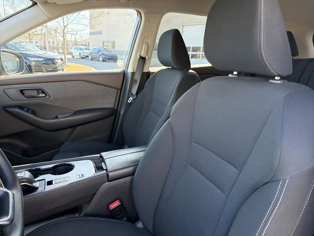 Used 2023 Nissan Rogue S image 8