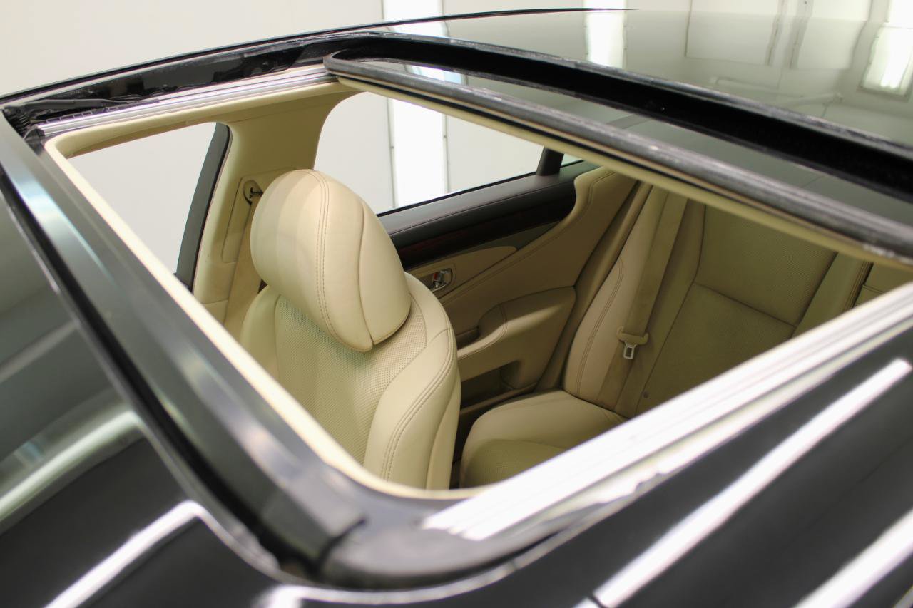 Used 2017 Lexus LS 460 w/ Comfort Package RWD image 26
