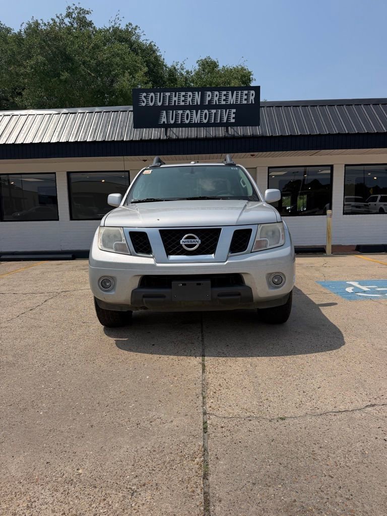 Used 2013 Nissan Frontier PRO-4X w/ Pro-4x Luxury Pkg AWD/4WD image 2