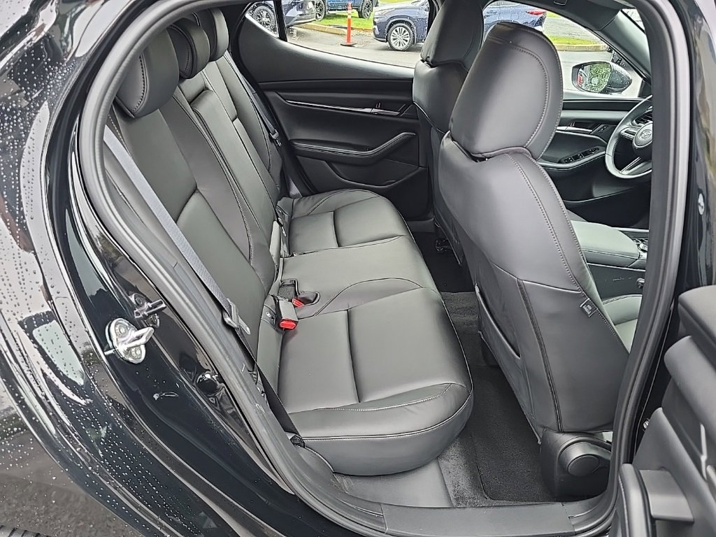 Used 2023 MAZDA MAZDA3 s image 26
