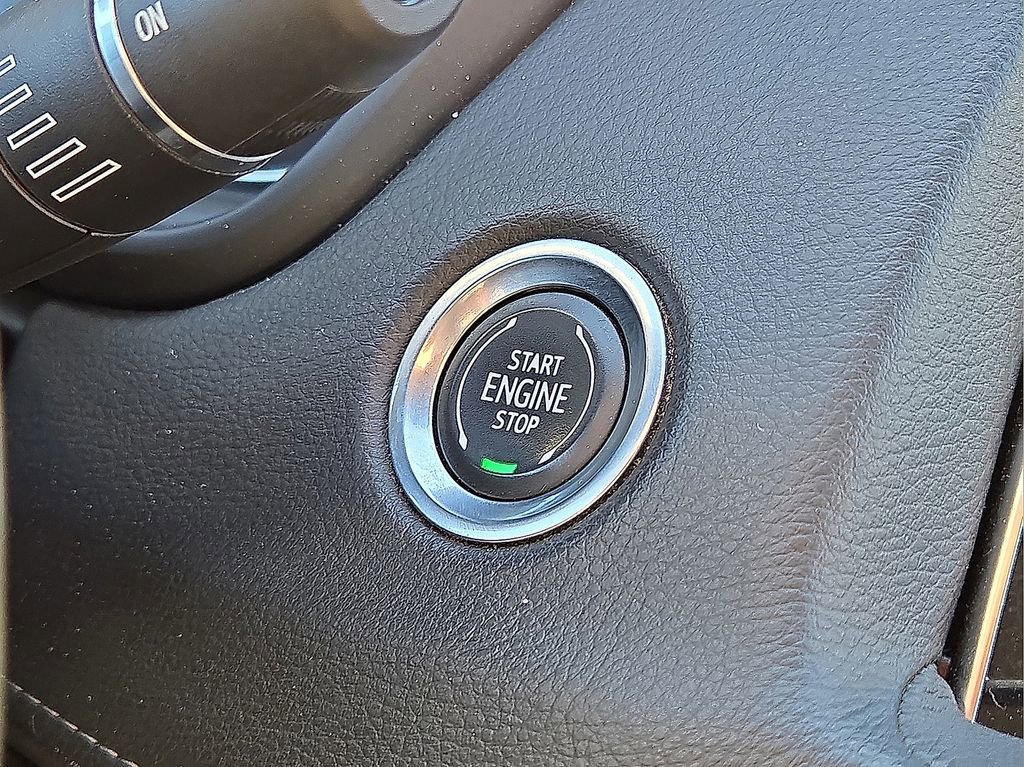 Used 2023 Cadillac XT4 Premium Luxury image 31