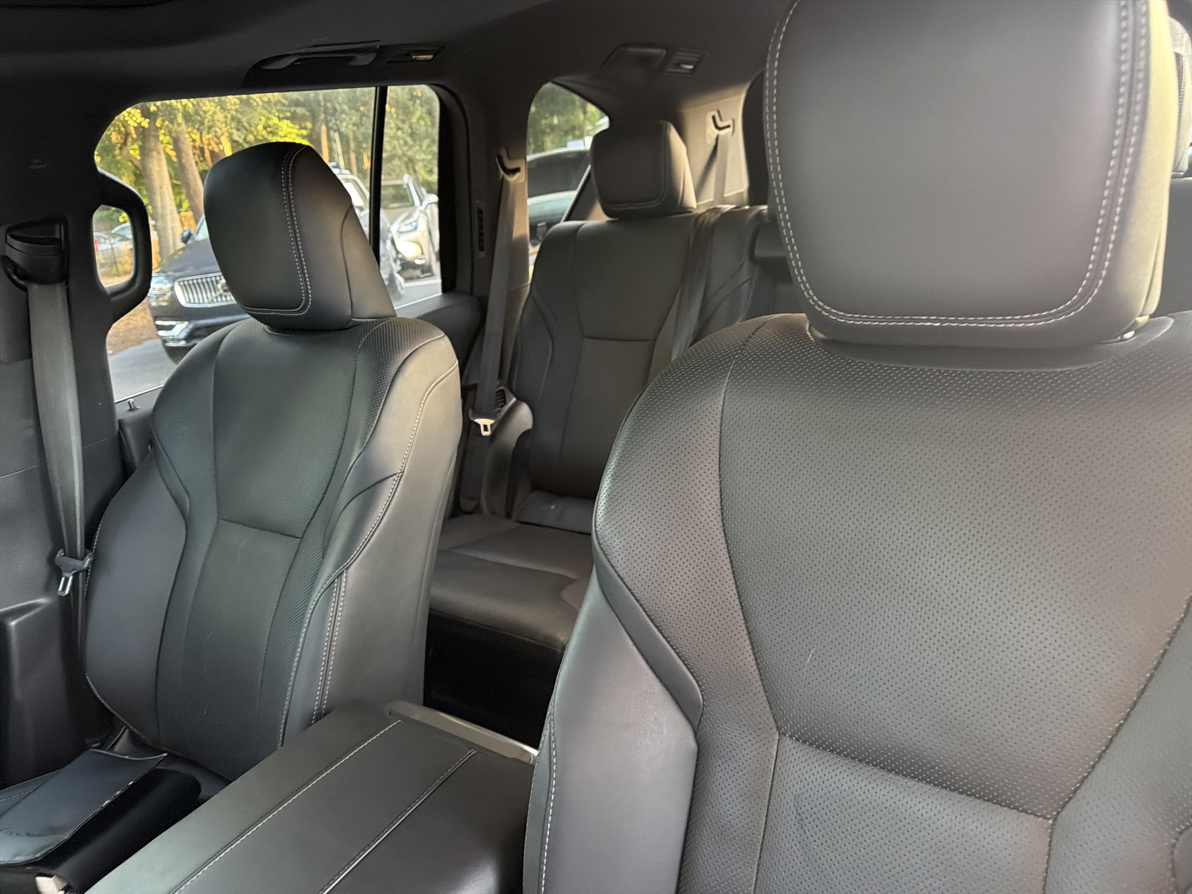Used 2022 Lexus LX 600 4WD w/ Interior Upgrade Package image 17