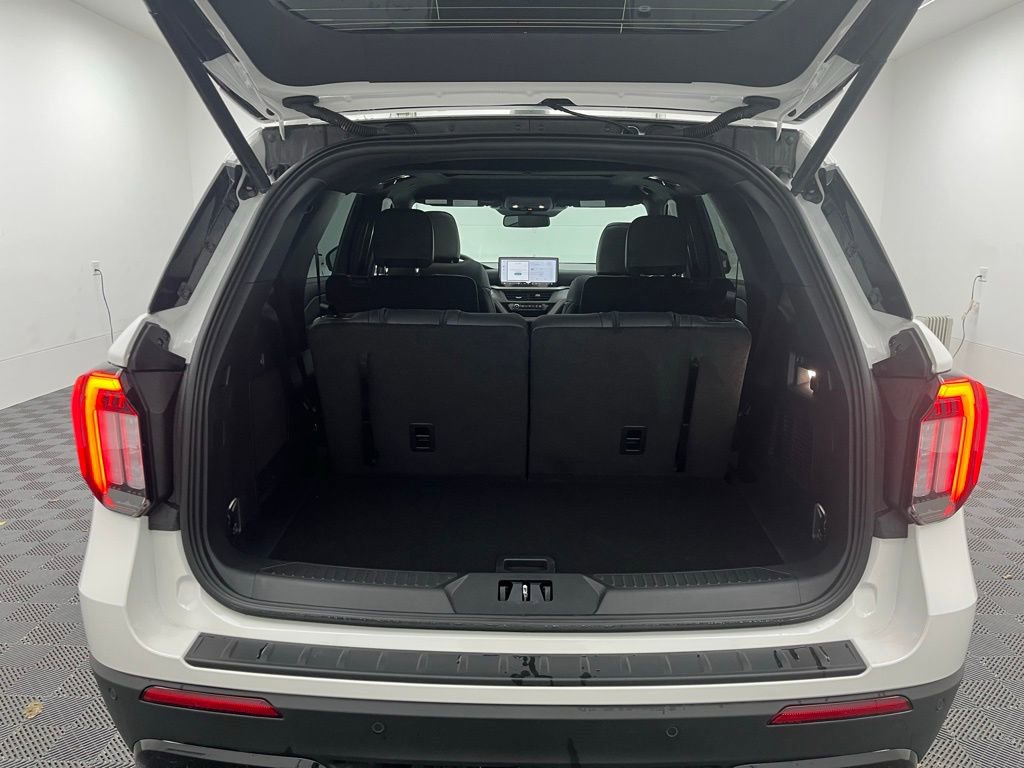 New 2026 Ford Explorer ST-Line w/ ST-Line Street Pack image 12