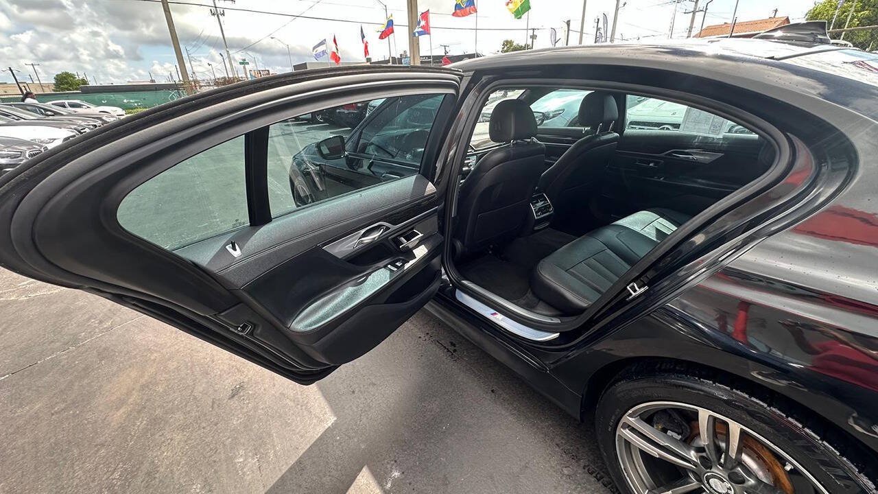 Used 2017 BMW 740e xDrive AWD/4WD image 16