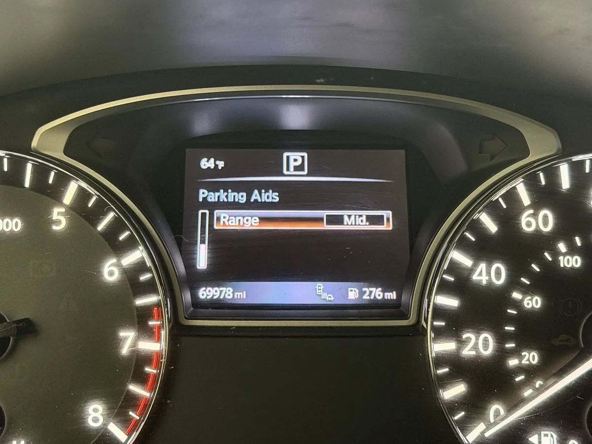 Used 2016 Nissan Pathfinder Platinum w/ Family Entertainment Package FWD image 14