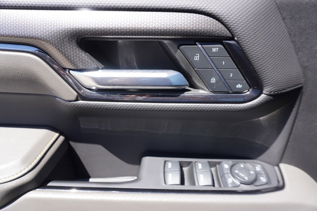 Used 2024 Chevrolet Silverado 1500 ZR2 AWD/4WD image 7