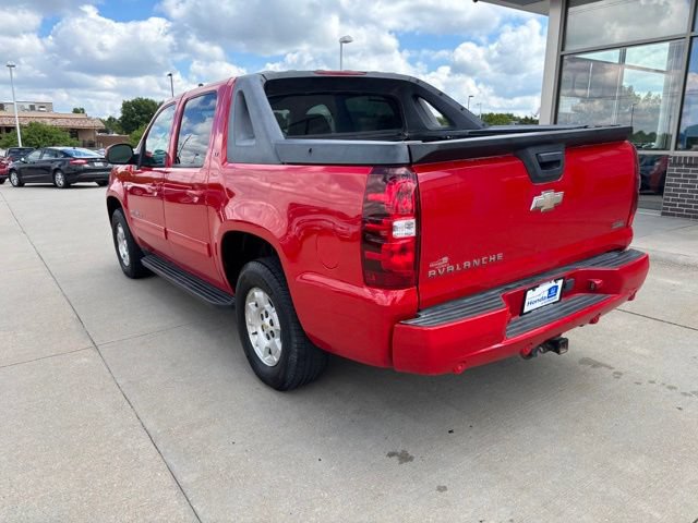 Used 2010 Chevrolet Avalanche LT w/ Luxury Package AWD/4WD image 7