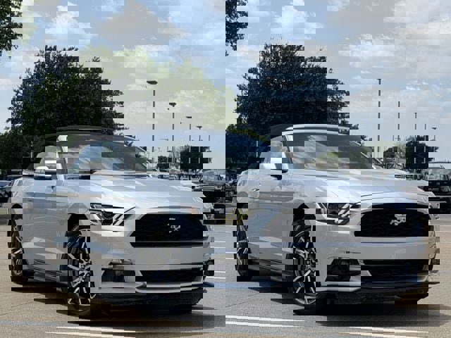 Used 2016 Ford Mustang Premium RWD image 2