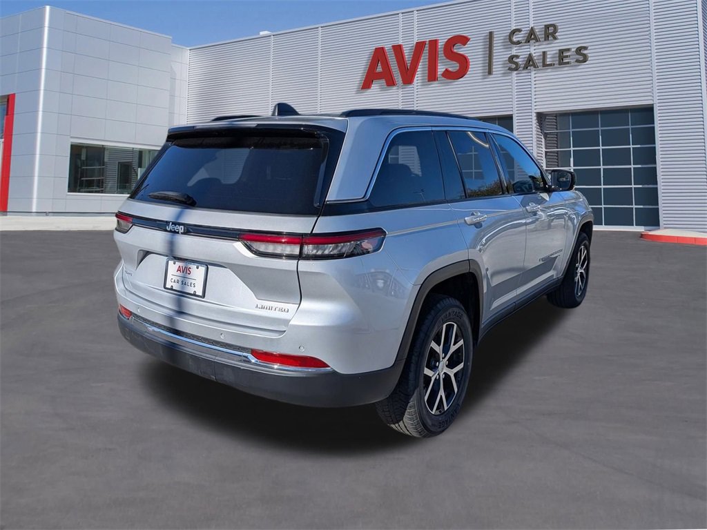 Used 2024 Jeep Grand Cherokee Limited image 6