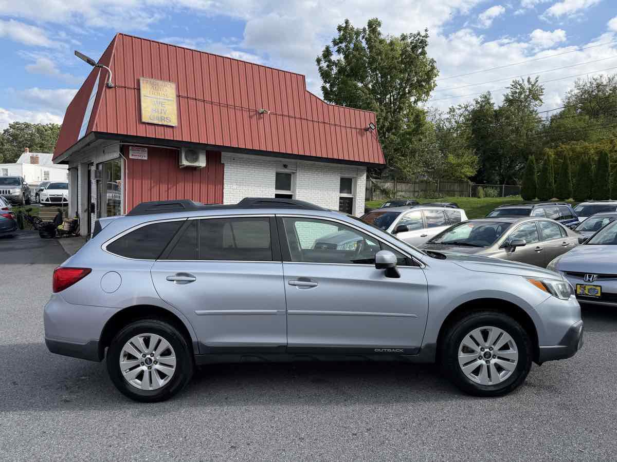 Used 2017 Subaru Outback 2.5i Premium AWD/4WD image 8