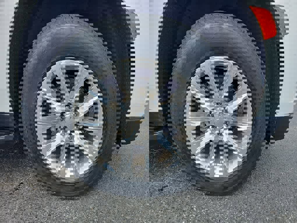 Used 2023 Chevrolet Suburban Premier image 9